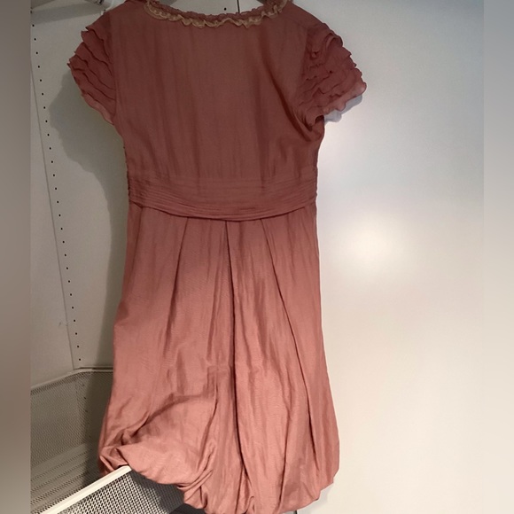 Elie Tahari Dress. Size 12, fits like 8/10. Silk/cottonBaloon bottom beads lace - Picture 2 of 5